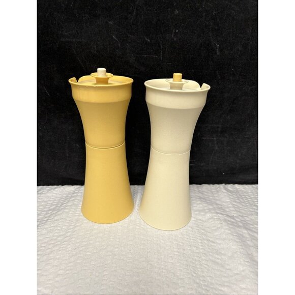 Vintage Tupperware Oil/Vinegar Cruet - Harvest Gold & Almond - Picture 6 of 7